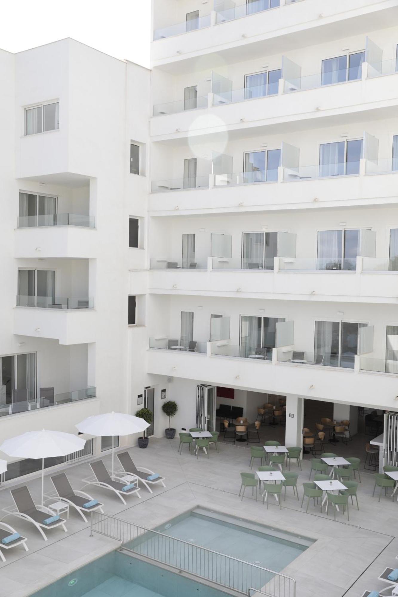 Aparthotel Marina Drach Porto Cristo Buitenkant foto