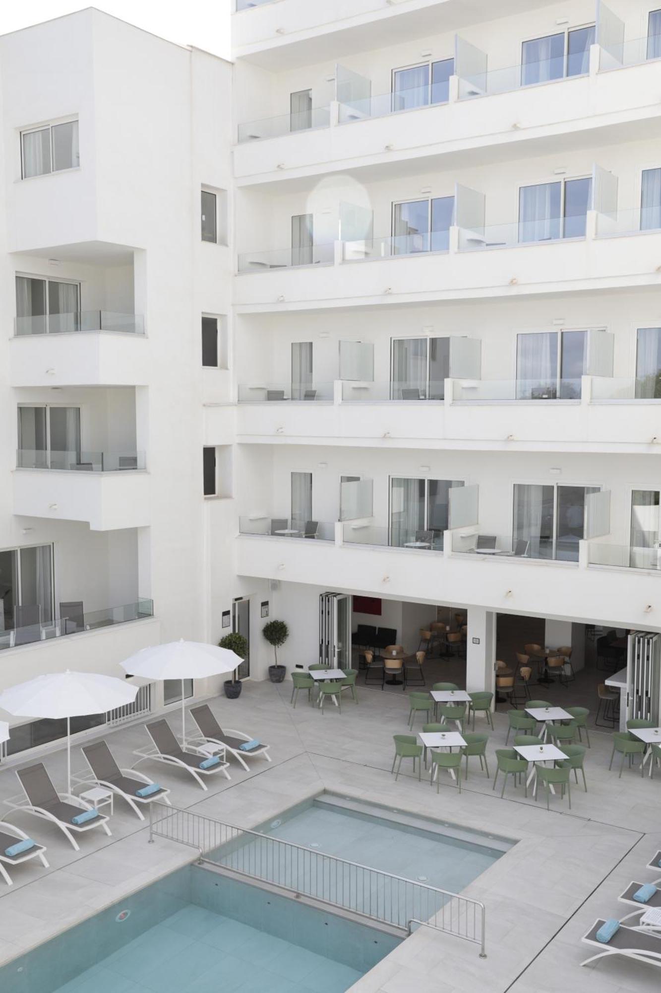 Aparthotel Marina Drach Porto Cristo Buitenkant foto